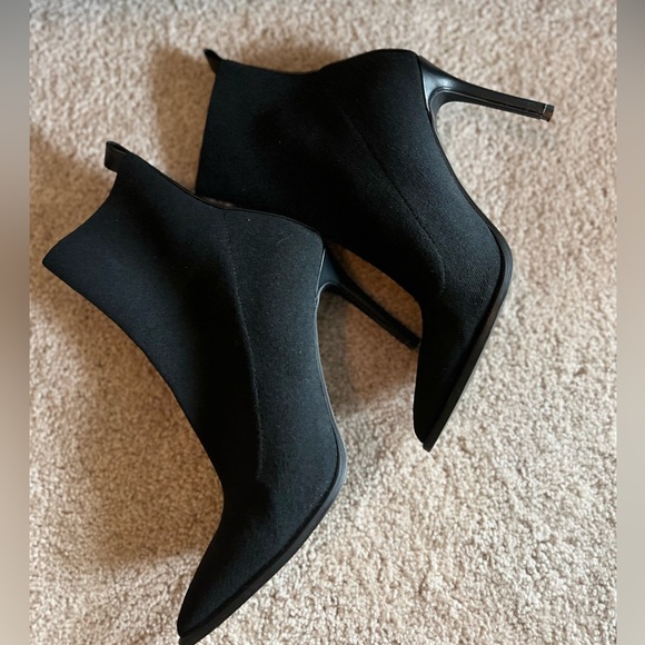 Steve Madden 🌸Heel Boots🌸stretchy material - Picture 3 of 7